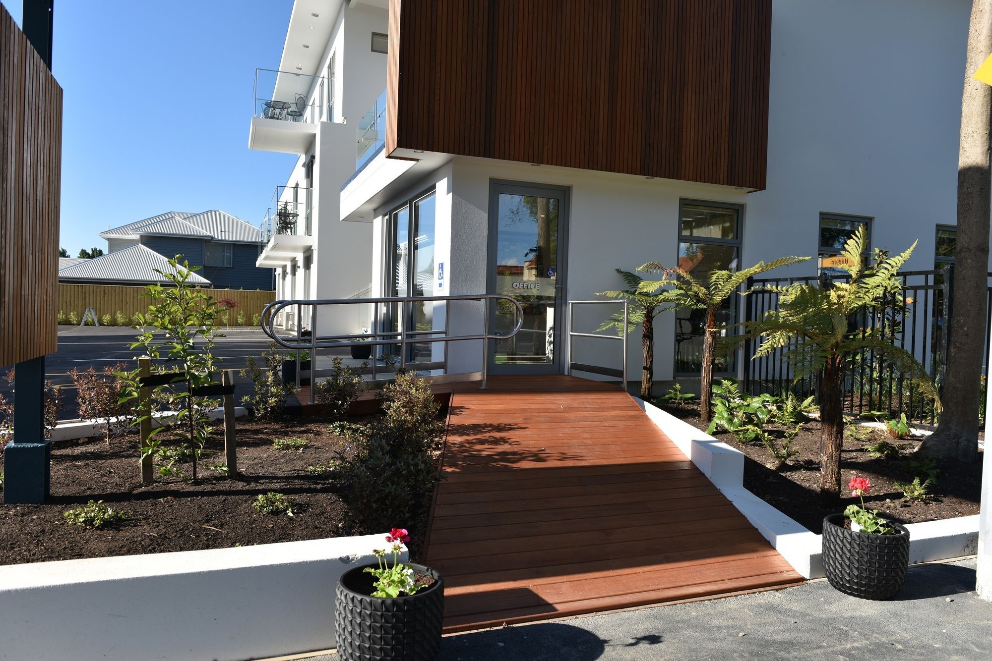 Bealey Plaza Motel Christchurch Exterior foto A modern house in the suburb of St Johns